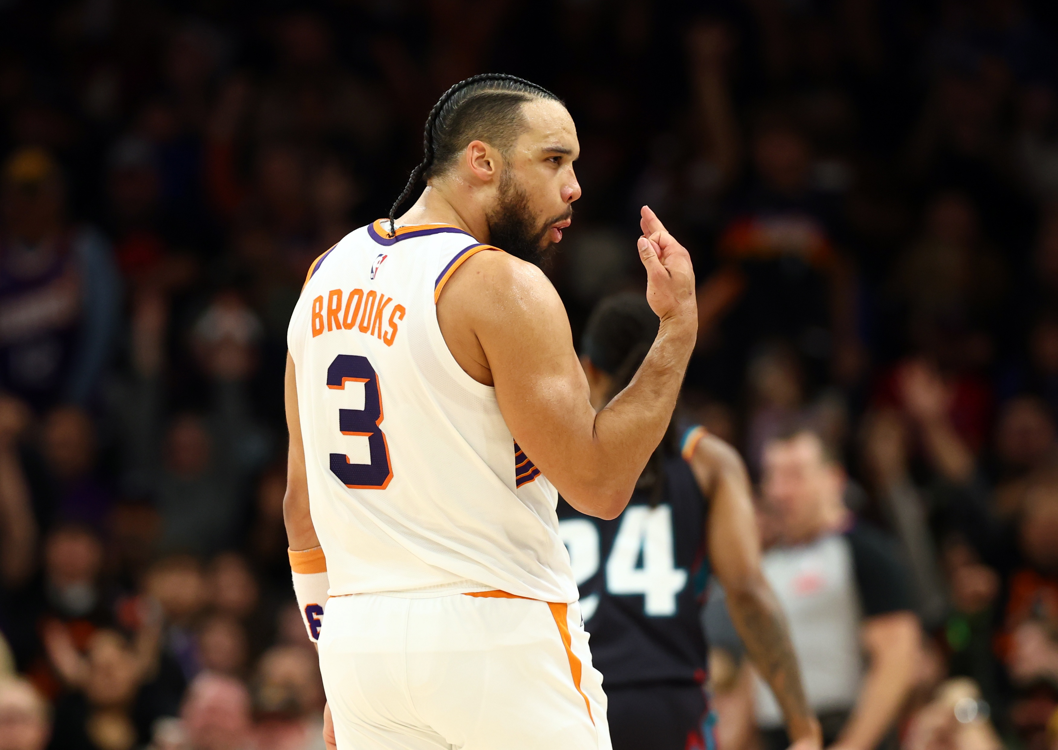 星空体育app-我不怕得罪人！狄龙：那些专注于播客的现役球员 都不擅长打球